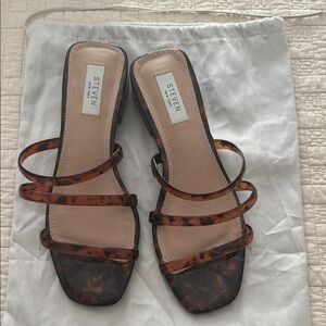 Seven7 Women's Tortoise Shell Sandals